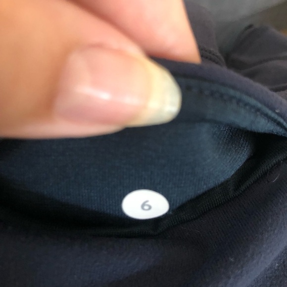 Lululemon Make A Move Navy Tights Side & Back Zip Pocket Size 6 - Picture 8 of 9